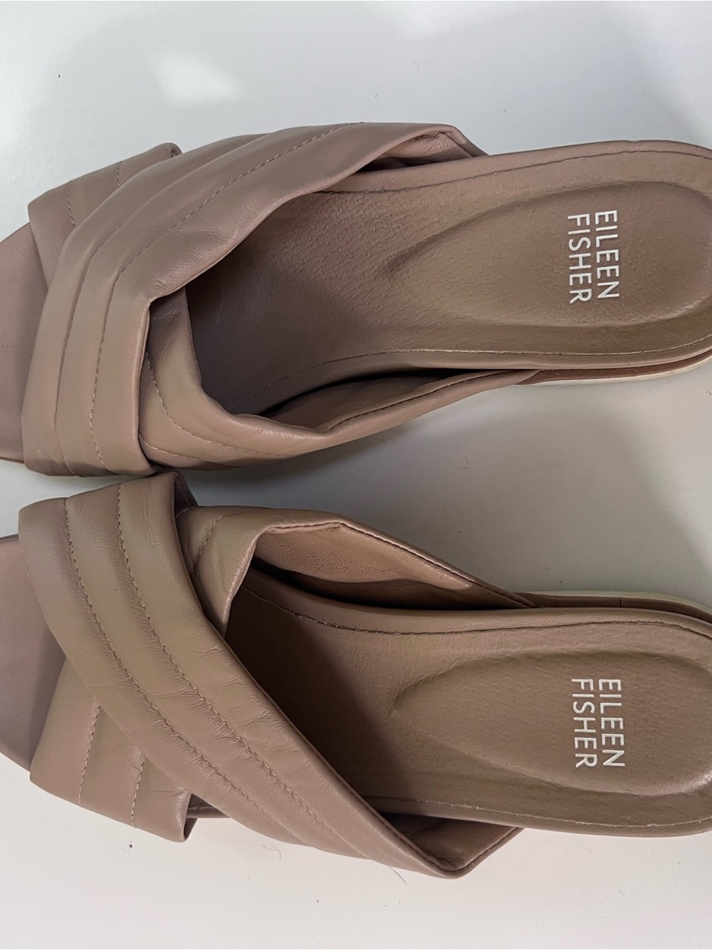 Eileen Fisher Women's Puff Casual Sporty Criss Cross Sandal Size 8.5 Taupe Tan